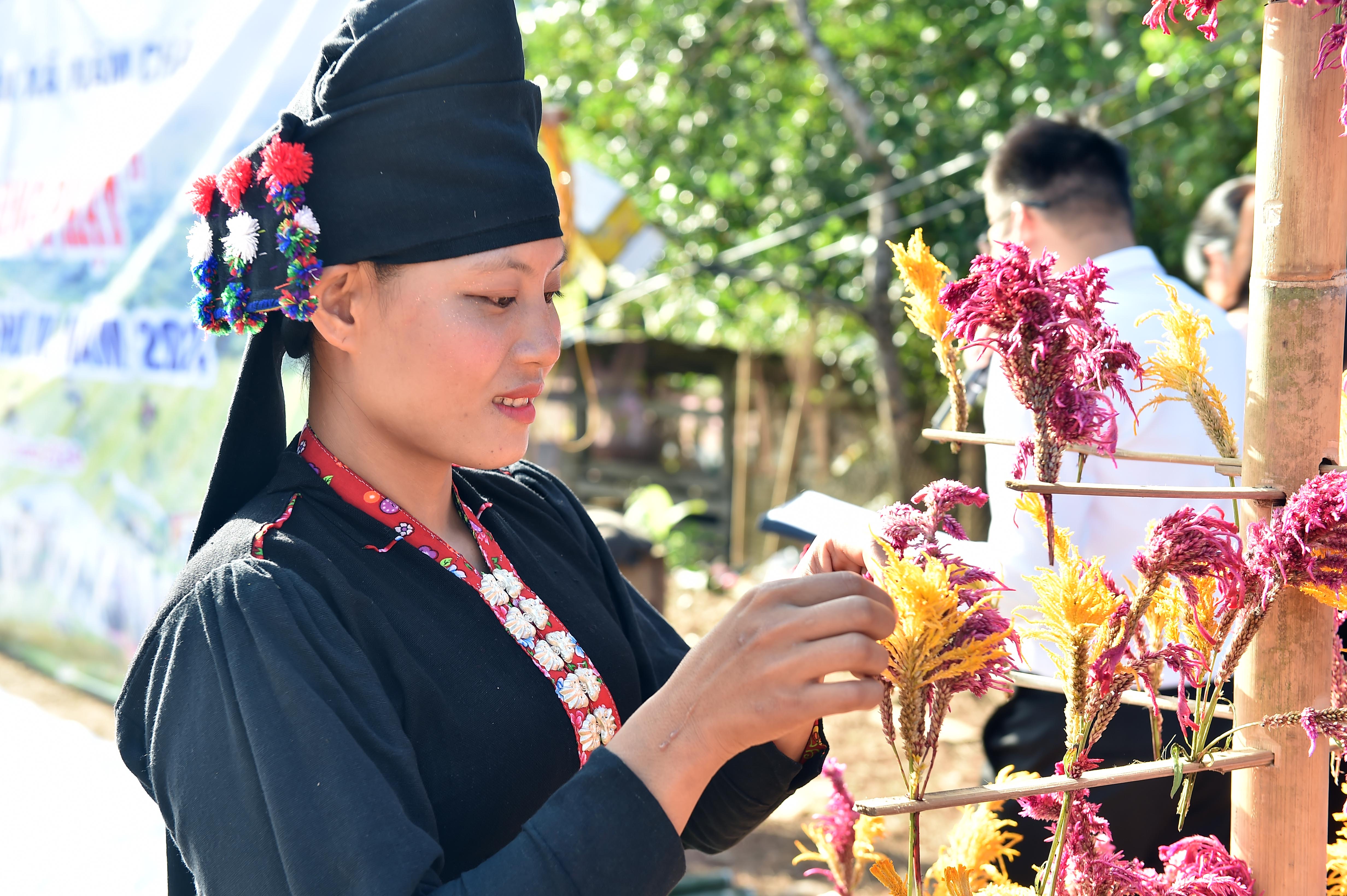 “Mìn Loóng Phạt” – Tết kết thúc vụ mùa của người Cống ở Nậm Nhùn